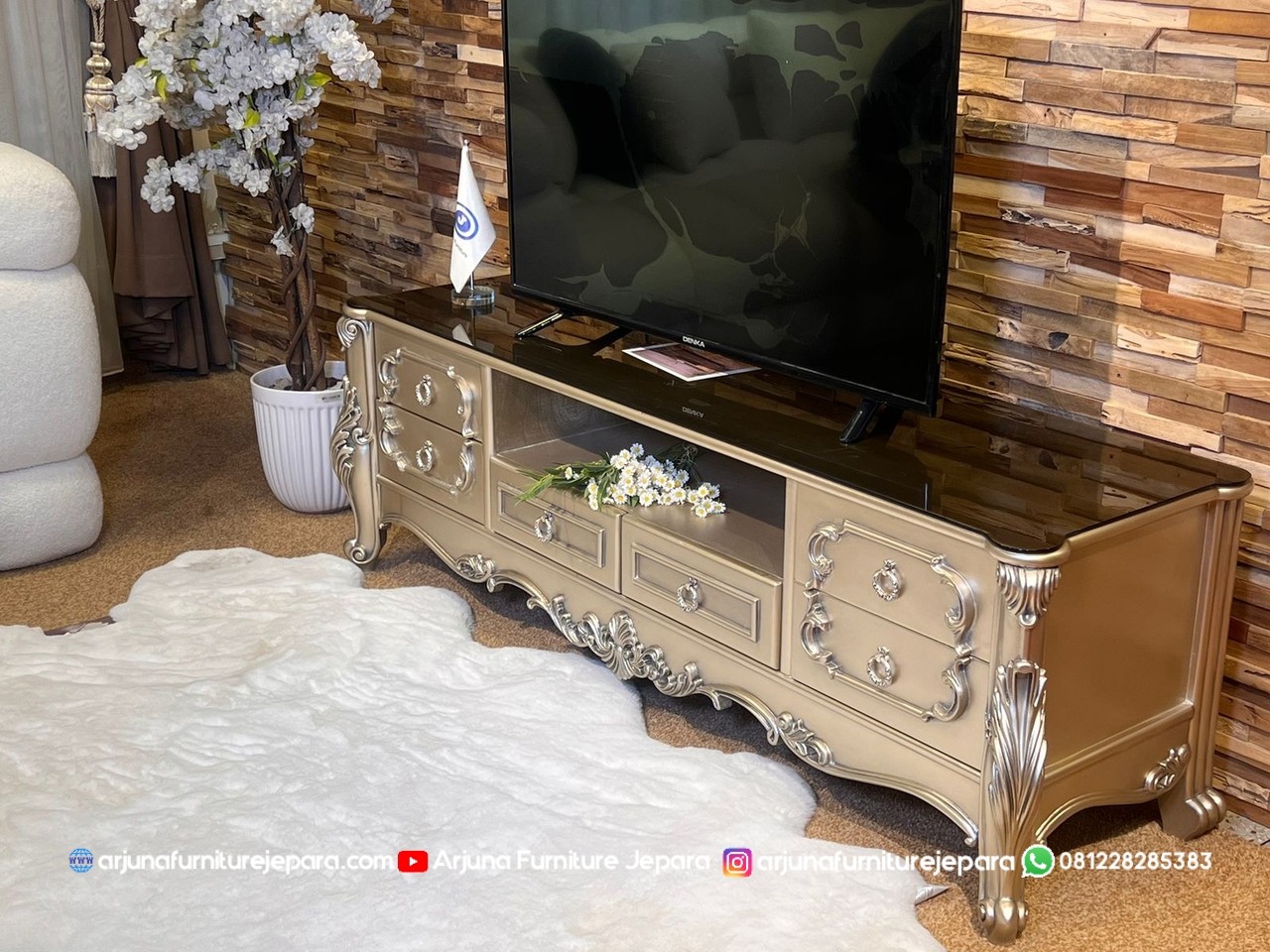 Bufet Meja Tv Duco Klasik Ukir Jepara