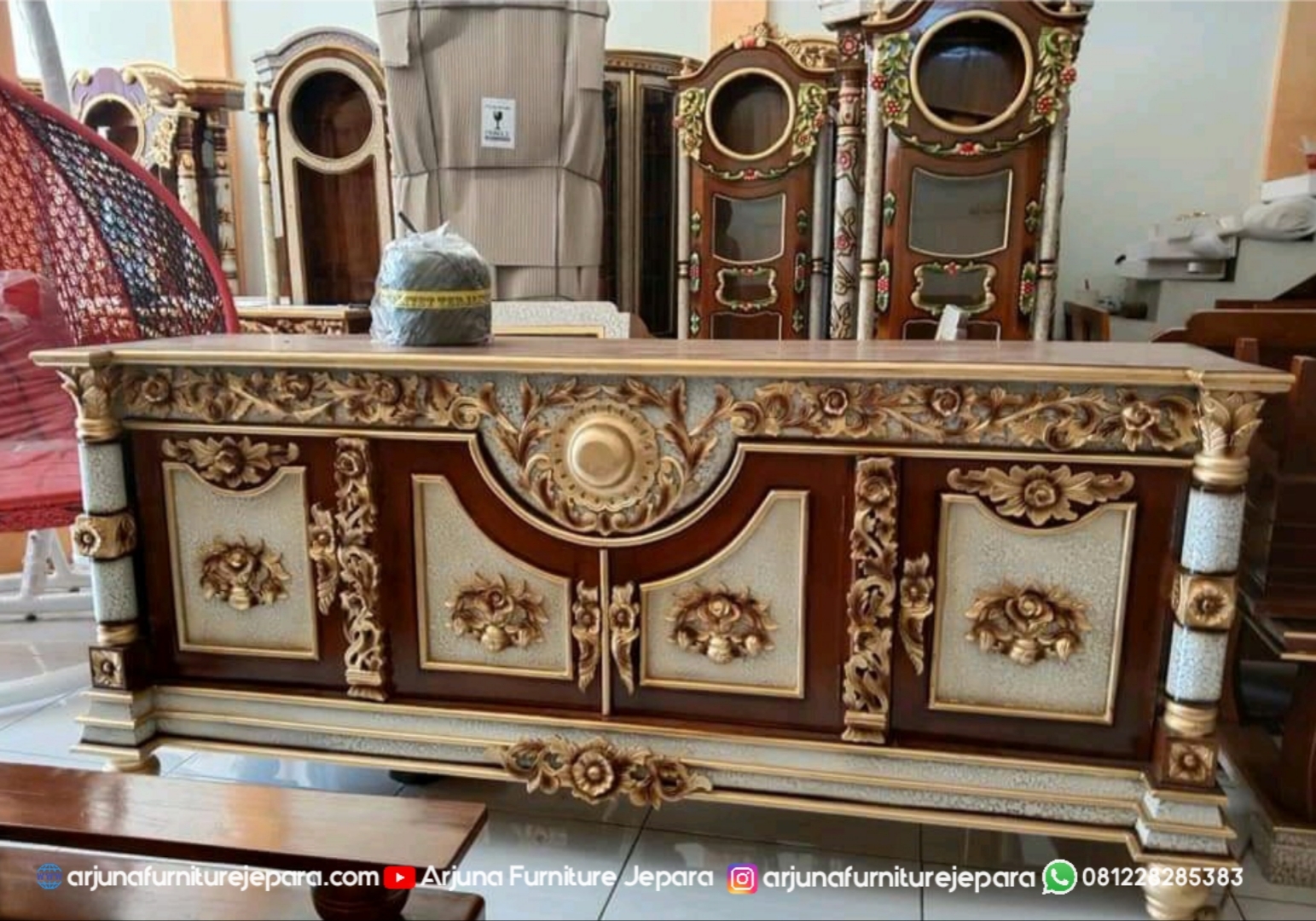 Bufet Tv Bulan Jati Ukir Mewah