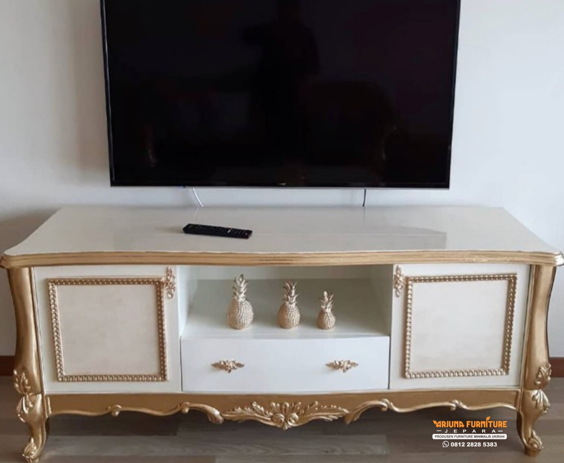 Bufet Tv Klasik Duco Ukiran Mewah