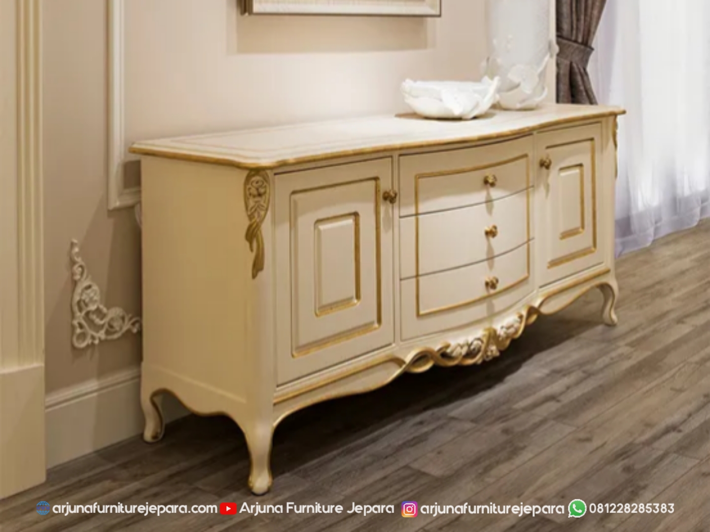 Bufet Tv Klasik Ukir Gaya Prancis