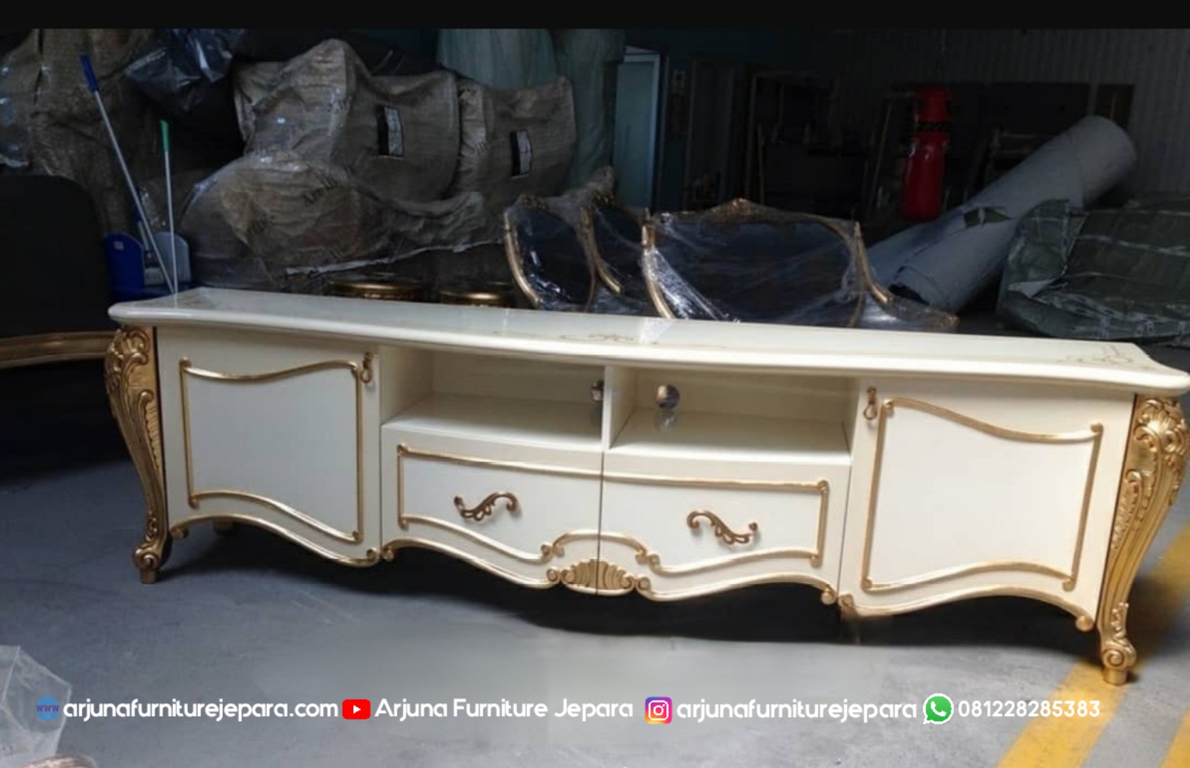 Bufet Tv Ukir Klasik Duco Modern