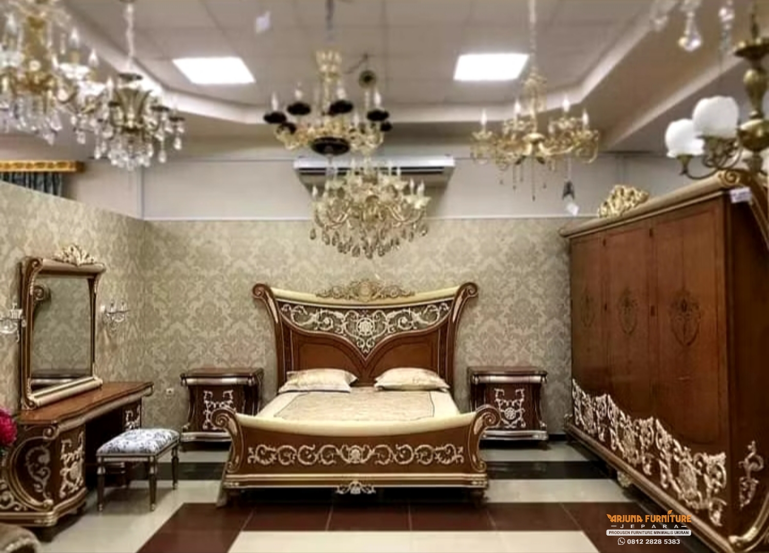 Set Tempat Tidur Adelia Ukir Jepara