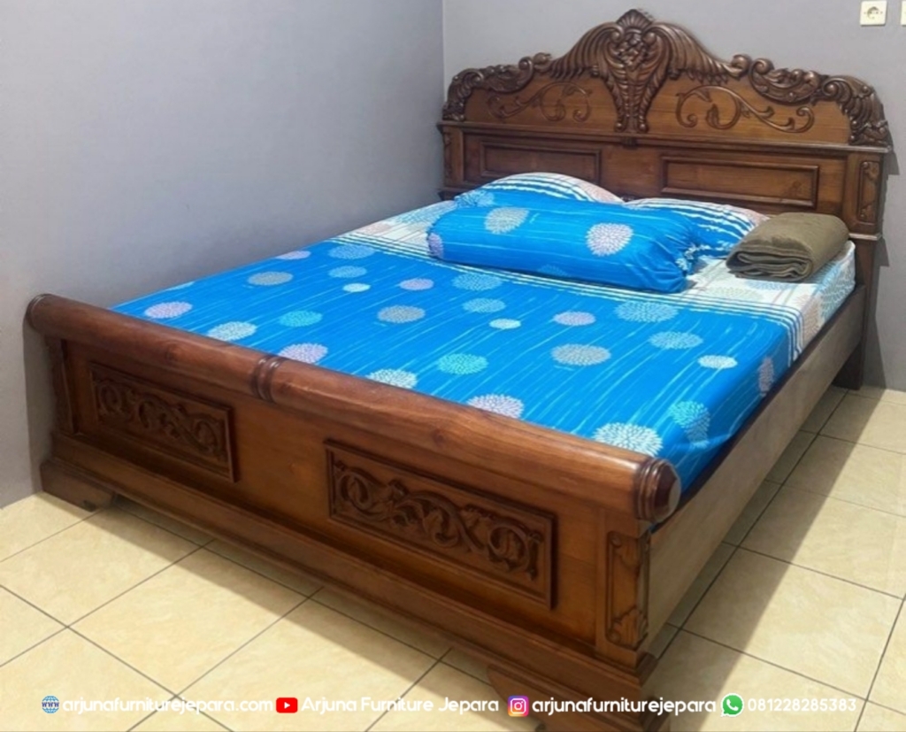 Dipan Pluru Ukir Jepara