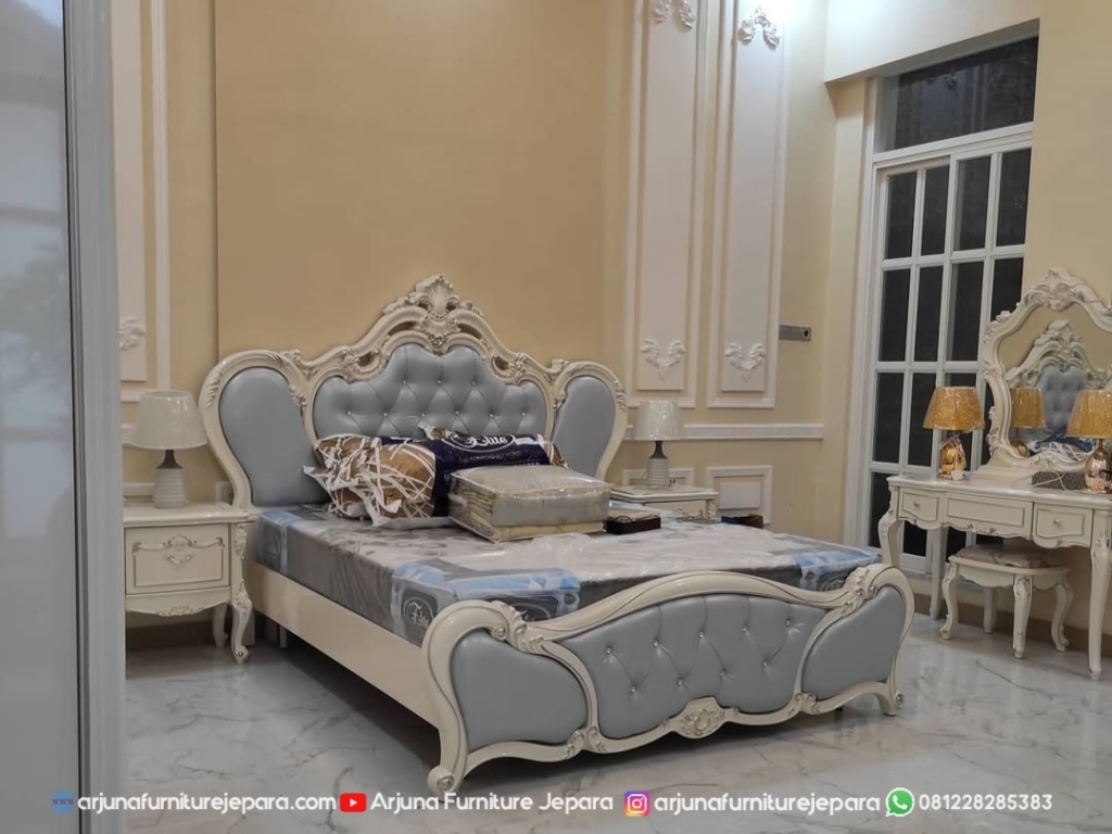 Kamar Set Klasik Ukir