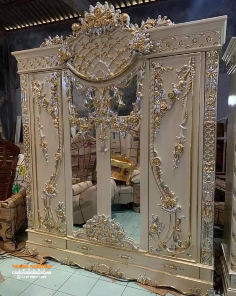 Lemari Pakaian Ukir Model Baru