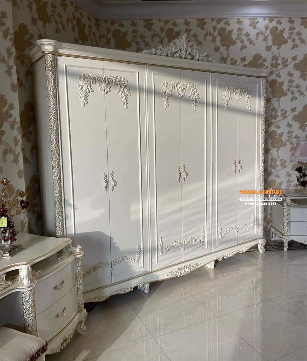 Lemari Pakaian Klasik Duco Minimalis Mewah
