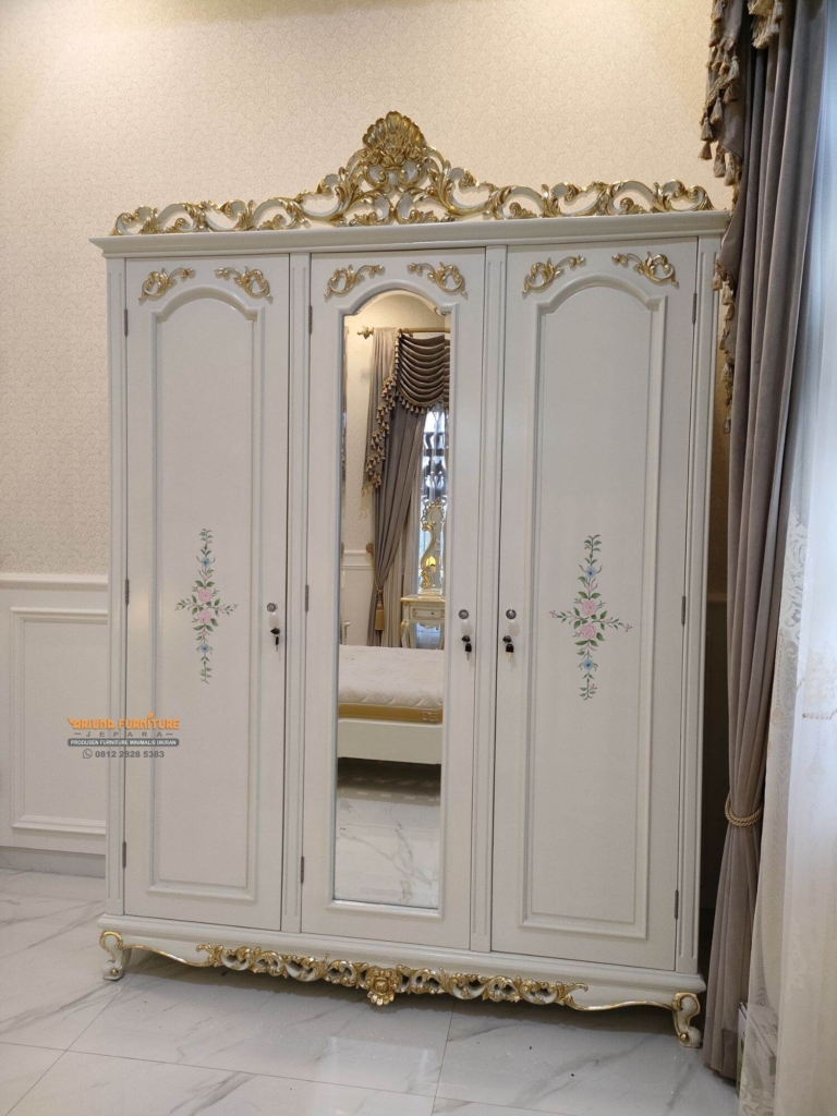 Lemari Baju 3 Pintu Ukir Jepara