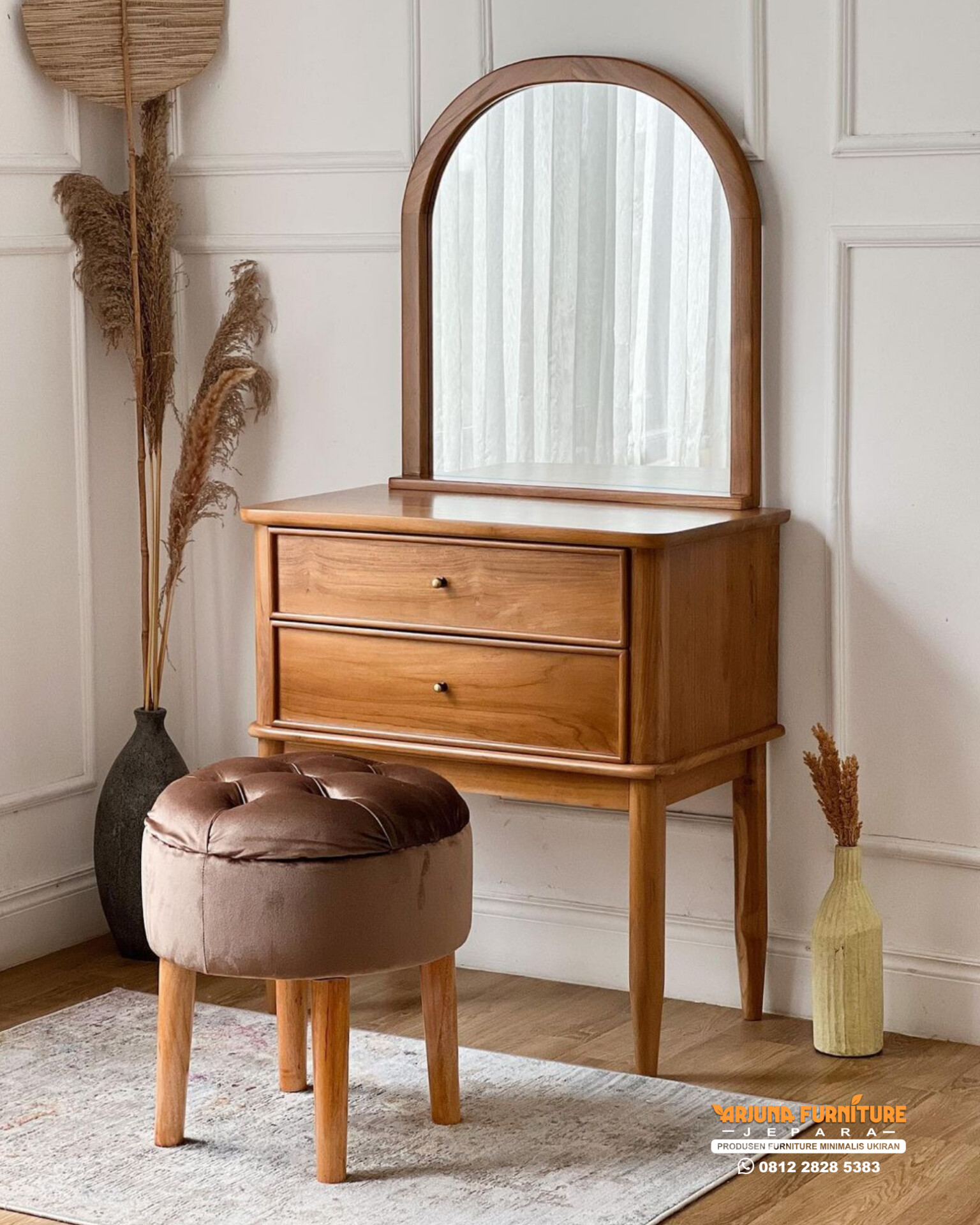 Meja Rias Retro Minimalis