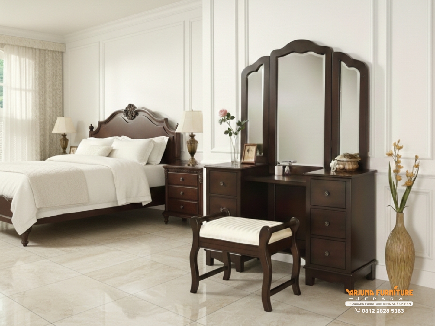 Meja Rias Minimalis Kupu Kupu