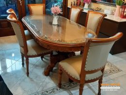 Meja Makan Oval Ukiran Jepara