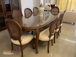 Meja Makan Oval Klasik Mewah